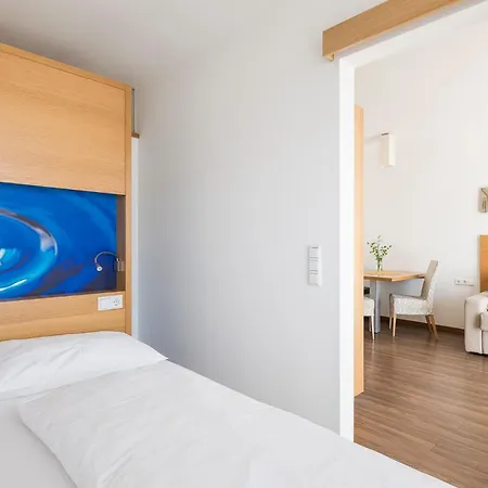 Aqualis Aparthotel 4*
